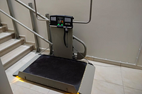 montascale a piattaforma interno