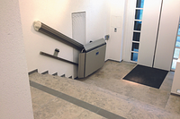 servoscala rettilineo per ingresso condominio